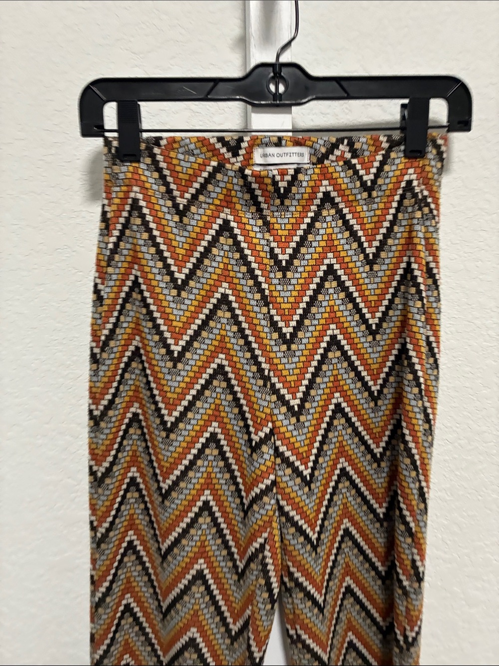 Urban Outfitters Retro Chevron Pull On Flare Leggings - Picture 3 of 9